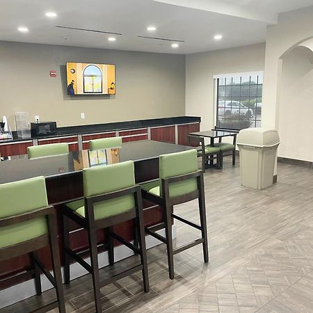 Super 8 By Wyndham San Antonio/Alamodome Area Hotel Luaran gambar