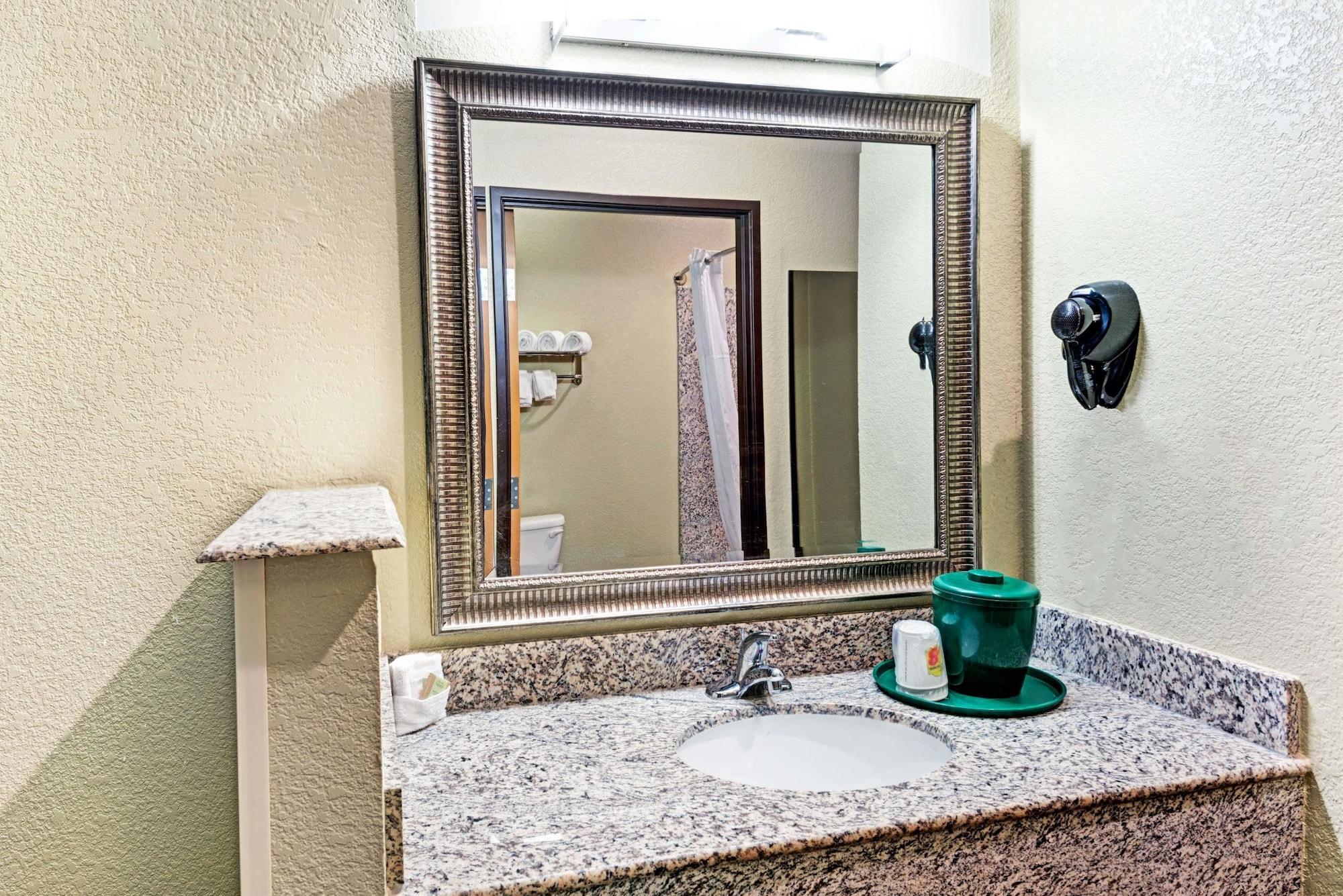 Super 8 By Wyndham San Antonio/Alamodome Area Hotel Luaran gambar