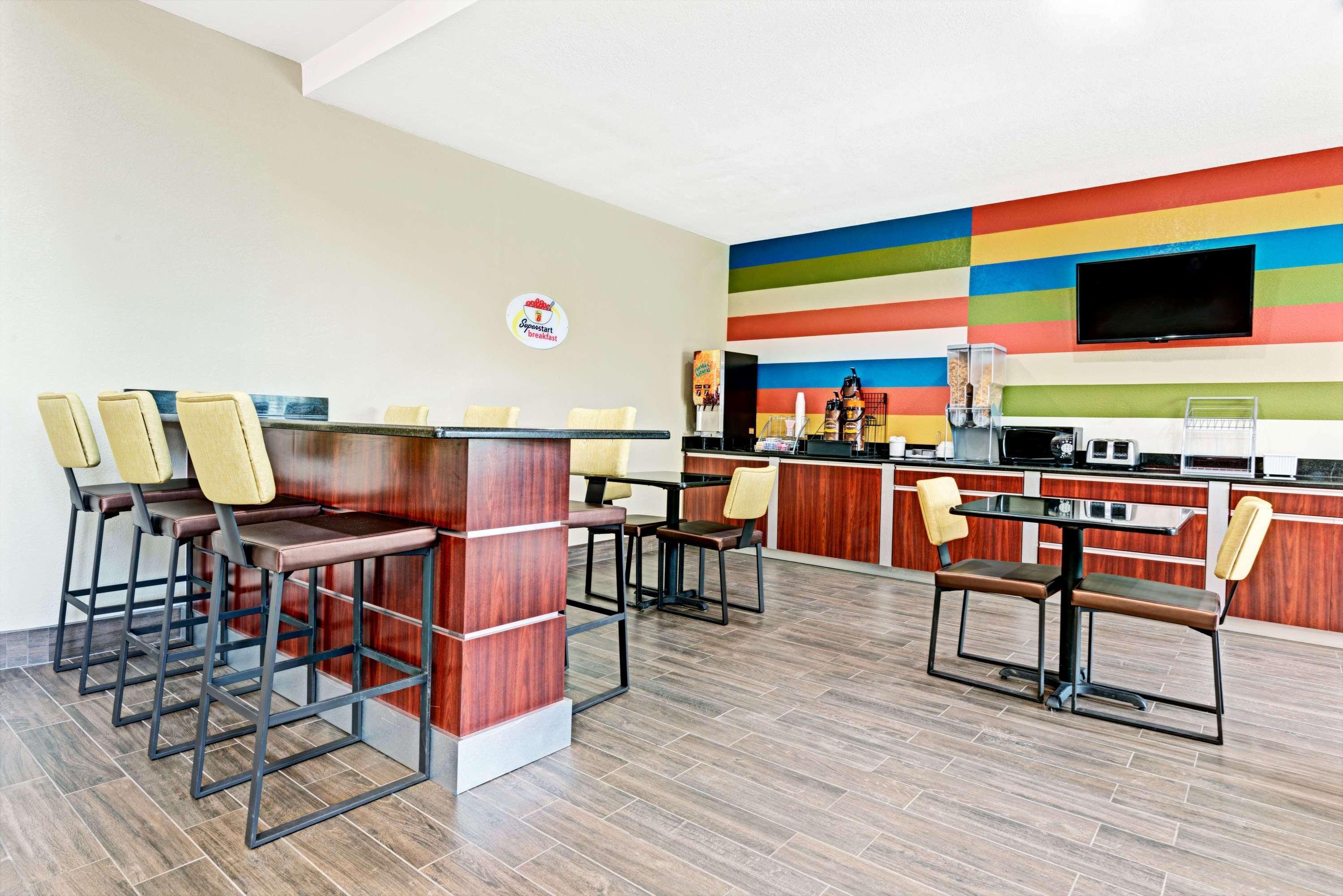 Super 8 By Wyndham San Antonio/Alamodome Area Hotel Luaran gambar