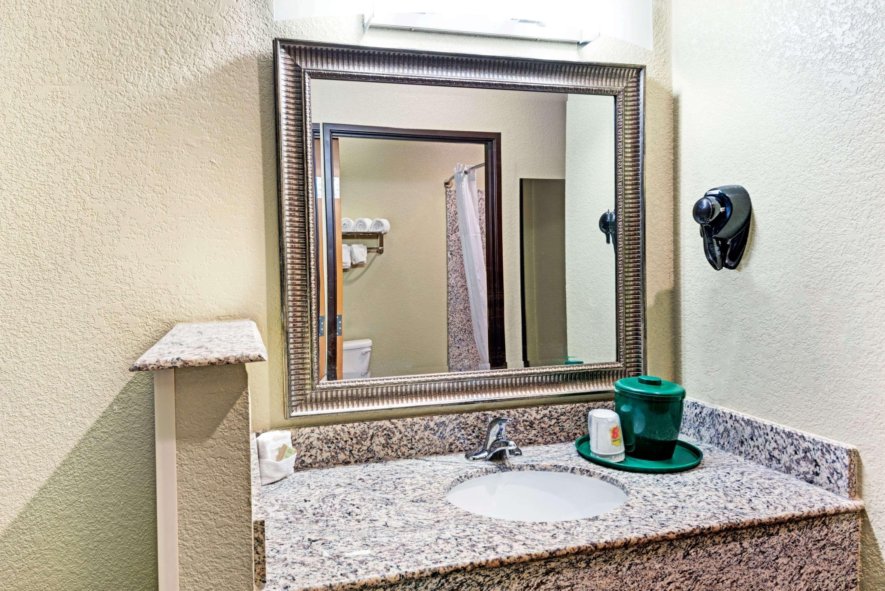 Super 8 By Wyndham San Antonio/Alamodome Area Hotel Luaran gambar