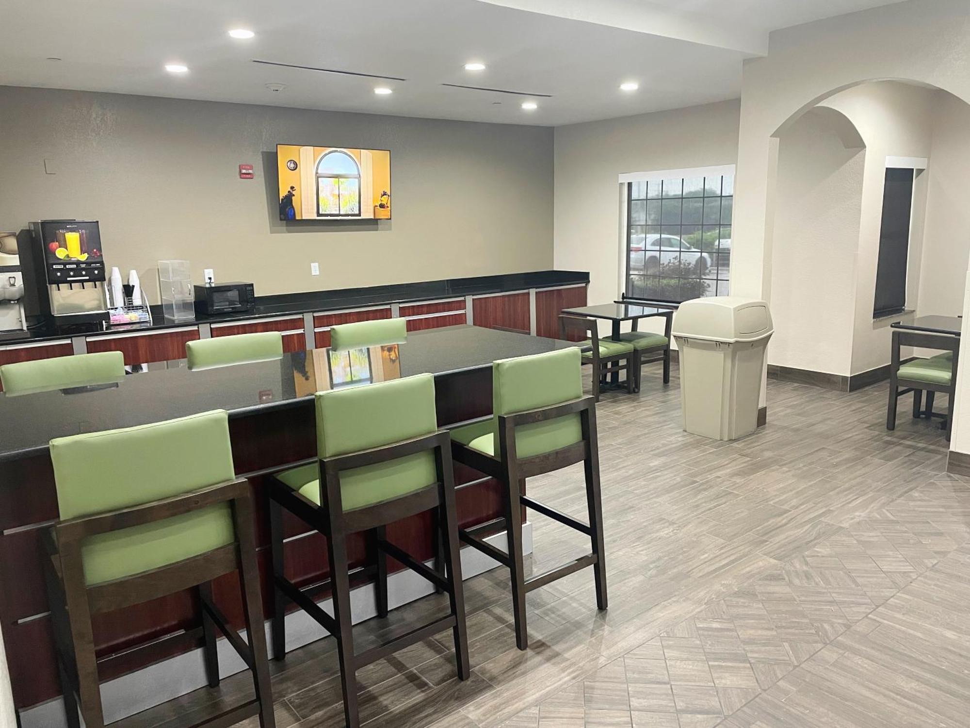 Super 8 By Wyndham San Antonio/Alamodome Area Hotel Luaran gambar